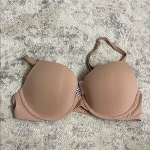 Victoria’s Secret Seamless Tan Underwire Bra